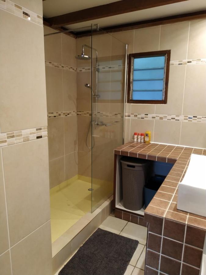 Lounge Des Hauts, 3 Maisons A L'Etang-Sale Avec Vue Sur L'Ocean Indien Et La Foret Exterior foto